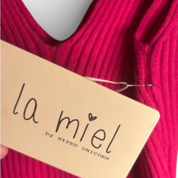 LA MIEL Magenta Ribbed Tank Top - Picture 4 of 4